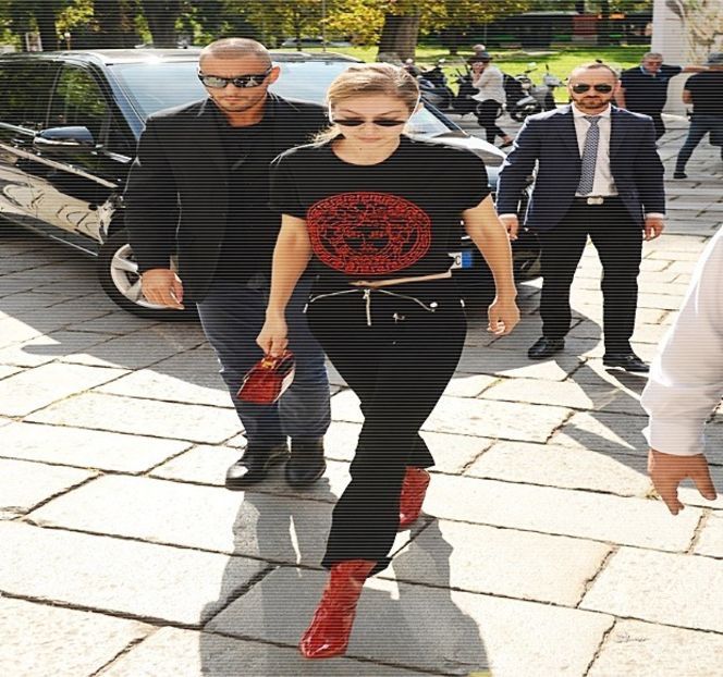 — Ascultă cu atenție mărturisirile pe care acesta i le face cu privire la - 06 Gave me bullets to my heart!
