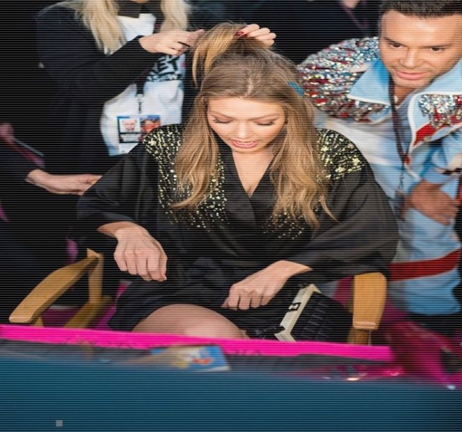 ━ Gânduri ce-i răsar în minte: „T’aiment même si tu as une grande bouche.” Preţ de - 06 Gave me bullets to my heart!