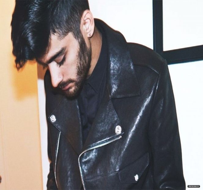 — Întâlnindu-i din nou pe ai ei, conştientizează ceea ce se petrecuse de fapt, cât şi încântarea - 06 Gave me bullets to my heart!