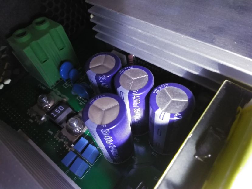  - Invertor pip3024 hse