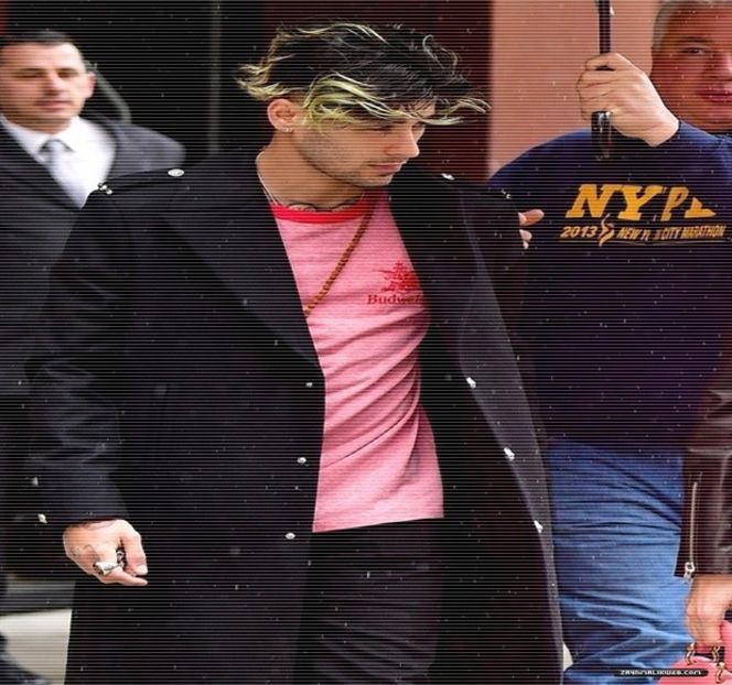 — să nu implice niciun fel de comentariu ci doar să o urmeze prin patinare. Chiar dacă individa - 06 Gave me bullets to my heart!