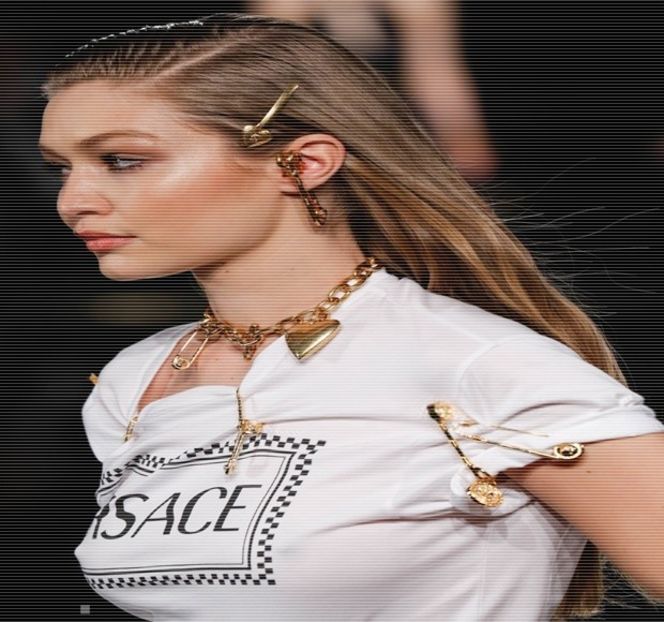 ━ De modul în care putea manevra orice situaţie după bunul plac, îi plăcea să se lase dusă - 06 Gave me bullets to my heart!