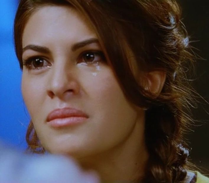 *plange si mai tare*Pe mine nici macar nu ma mai fw..te=)))) tu ai primit de 3 ori azi eu am primit - episodul 69