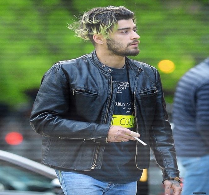 — Aşteptând una dintre bomboanele pe care le cunoştea, căci şi el consumase din respectivele. - 06 Gave me bullets to my heart!