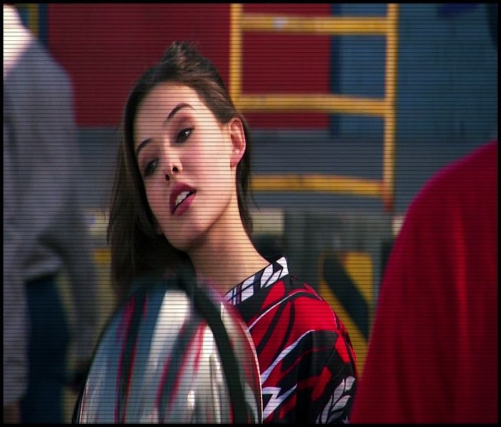 — Tresare și se uită de-odată spre el. ❝Ptiu =)))))))) Scuze, nu te-am văzut. Ai venit din - eps 05x În ochi se aprind
