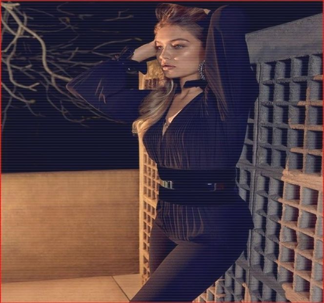 ━ Întrucât apelul iniţiat de către Zayn pe facetime fusese cu totul neanunţat, iar dată fiind, - 06 Gave me bullets to my heart!