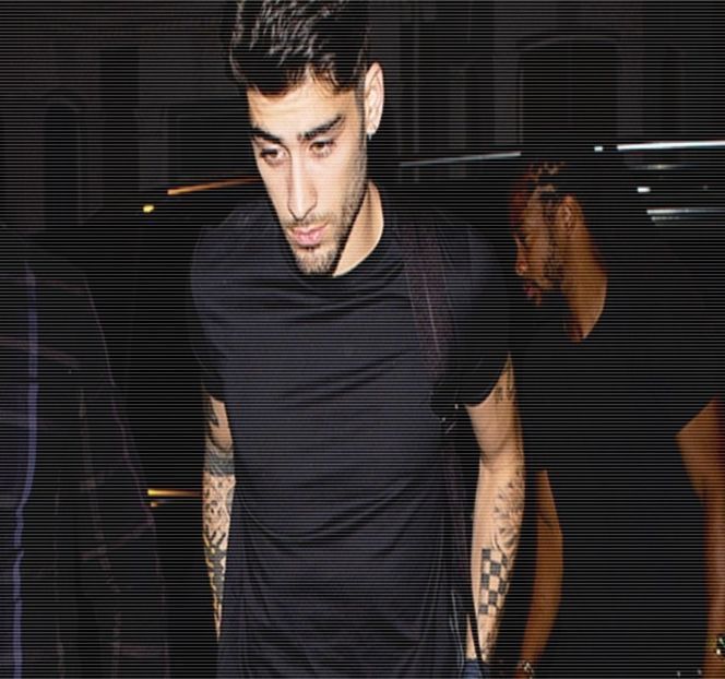 — Spre zona frontală lui. Cum blonda încă nu-şi arătase chipul, deşi ei se aflau într-o convorbire - 06 Gave me bullets to my heart!