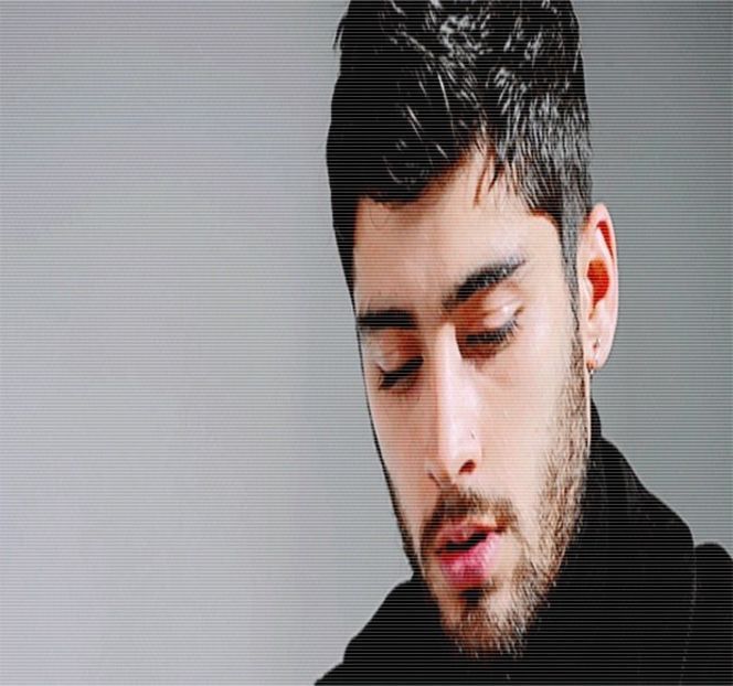 — Simt gelozia.” Îşi suprimă orice dorinţă de a zâmbi prin lipirea buzelor şi tragerea celei - 06 Gave me bullets to my heart!