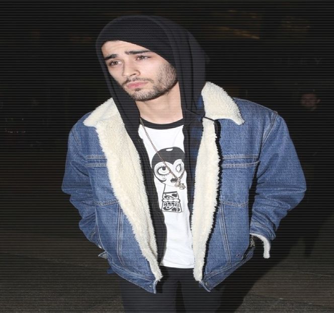 — Siguranţă. Mi-ai atacat gusturile? Poftim, primeşti în schimb una peste nas.” Expresia - 06 Gave me bullets to my heart!