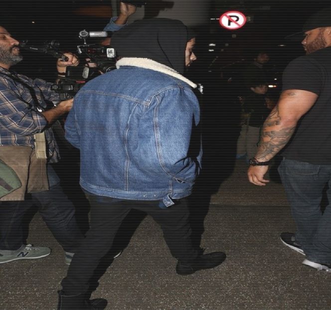 — Ideea şi-o completează ulterior prin alte câteva cuvinte. “Eşti mult mai frumoasă când nu - 06 Gave me bullets to my heart!