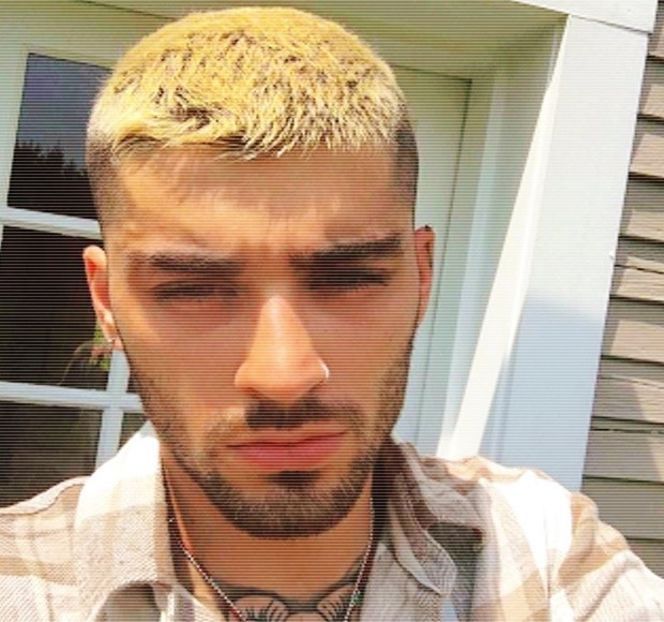 — Sperând totuși că ar putea evita momentul parcă inevitabil, prinde ceașca pe care și-o - 06 Gave me bullets to my heart!