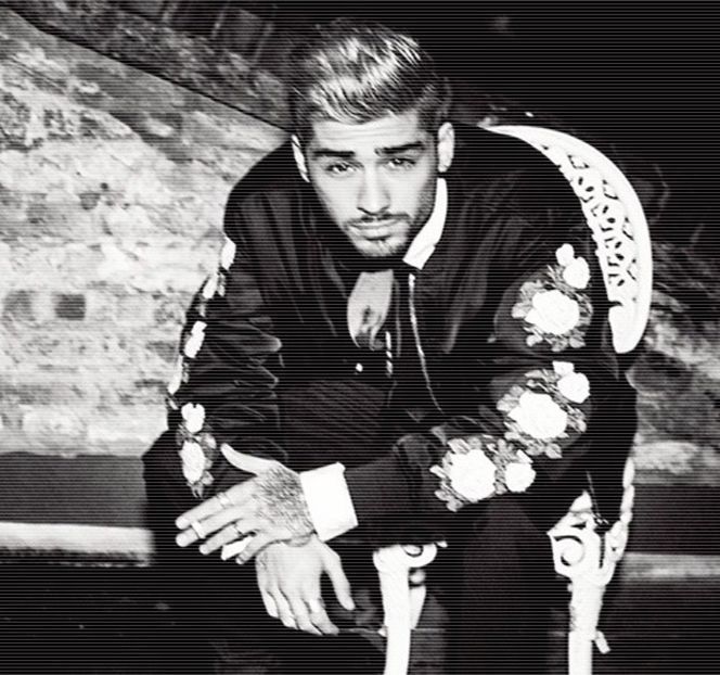 — Înalţă, privindu-şi apoi unul dintre braţele care revine peste suprafaţa mesei, adoptând astfel - 06 Gave me bullets to my heart!