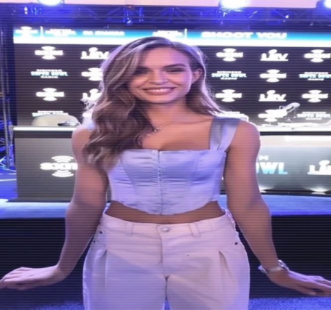 — De speteza scaunului, continuând să-l privească. Odată ce acesta îşi duce la capăt ipoteza, - 06 Gave me bullets to my heart!