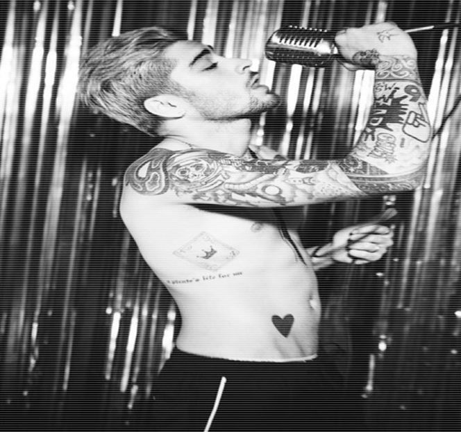 — Preia iarăşi cutia respectivă, începând înaintarea. “Am ajuns mai devreme!” Îşi anunţă el - 06 Gave me bullets to my heart!