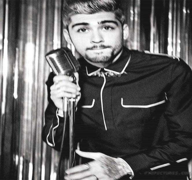 — Eu unul am primit cadoul mai devreme?” Atunci când se opreşte în dreptul mesei, îşi coboară - 06 Gave me bullets to my heart!