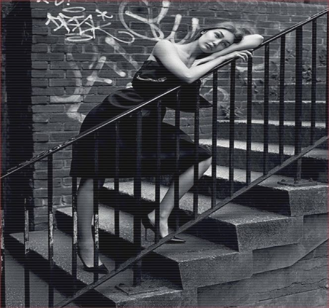 ━ Privirea să şi-o întoarcă uşor în lateral, acela fiind totodată momentul în care îl zăreşte - 06 Gave me bullets to my heart!