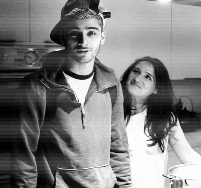 ━ Îi rămân parcă blocate arunci când o voce total neaşteptată sparge liniştea dintre cele două. - 06 Gave me bullets to my heart!