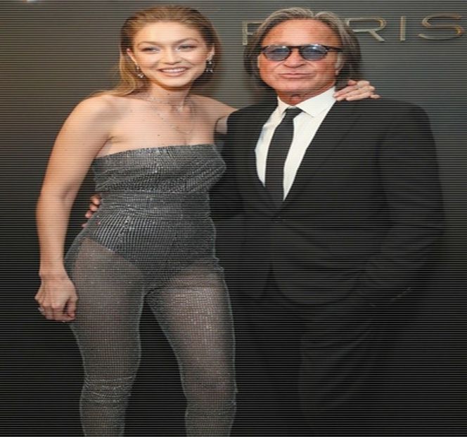 — În prag, apasă pe clanţă cu scopul de a o deschide. În mai puţin de 3-4 secunde, în aria - 07 Mistletoe could pull us closer