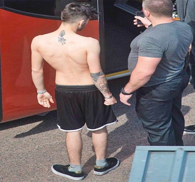 — Sa bărbatului, printr-un cuvânt întocmai, dar şi o altă mişcare a capului. Cum deja cunoştea - 07 Mistletoe could pull us closer