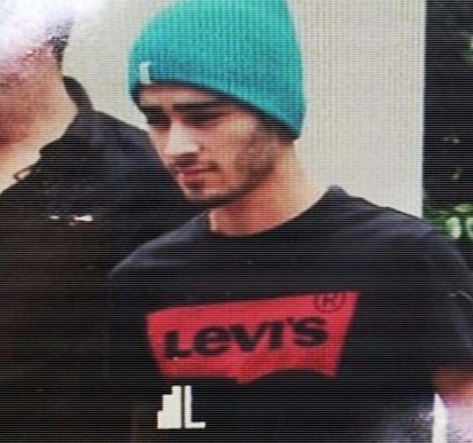 — Mai devreme. Dacă am exagerat cumva sau dacă te-am făcut să te simți inconfortabil. Nu - 07 Mistletoe could pull us closer