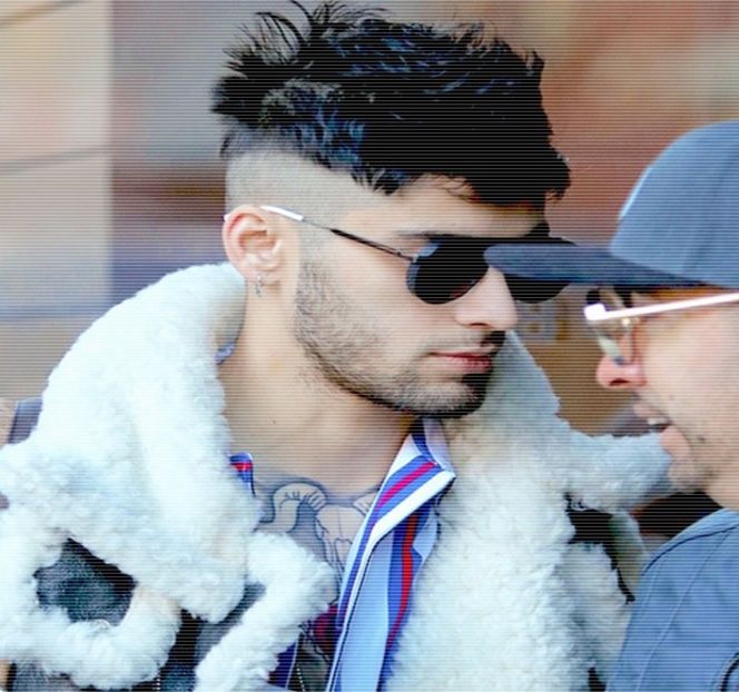 — Lui, strâmbându-şi chipul în direcţia acesteia, primind acelaşi tip de reacţie şi din partea ei. - 07 Mistletoe could pull us closer