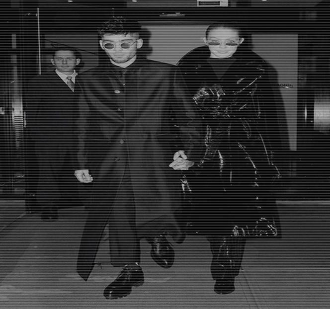 — Existând ataşat asupra unor brăţări şi lanţuri proprii, tradiţie provenită din partea bunicului - 07 Mistletoe could pull us closer