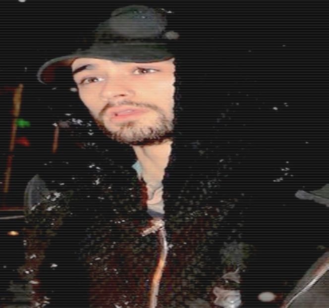 — Brațelor în jurul taliei lui Gigi, păstrând tăcerea, în ciuda gestului ei tandru, reprezentat de - 07 Mistletoe could pull us closer