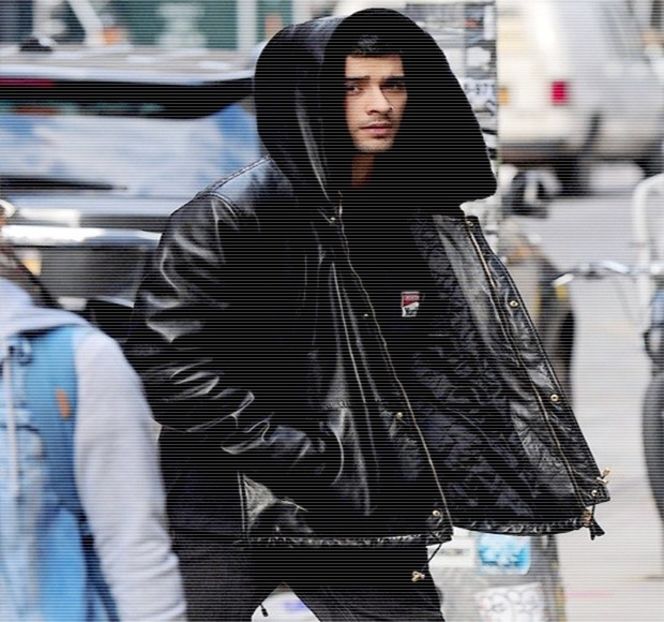 — A îi da peste nas blondei sub orice formă. Astfel, din punct de vedere auditiv, percepe - 07 Mistletoe could pull us closer