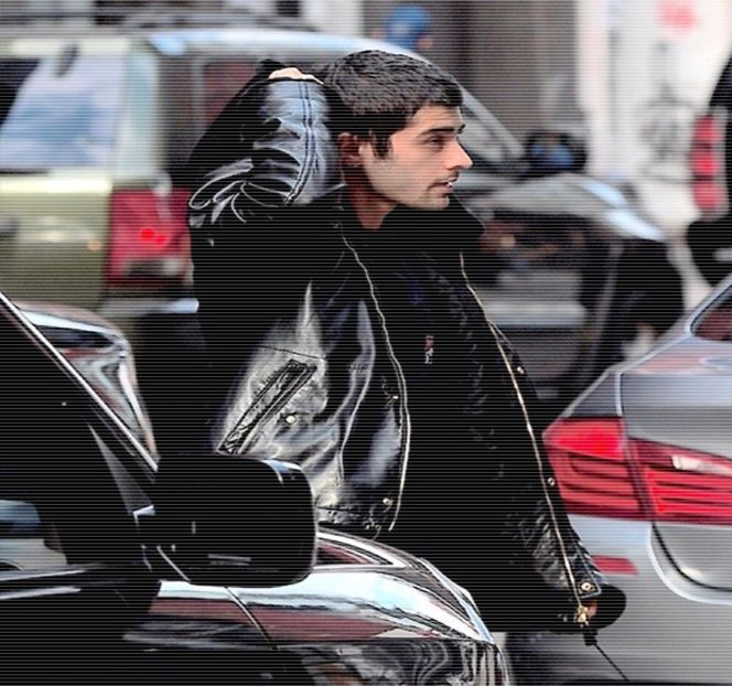 — Din avantaj. „Destul de agresivă, nu crezi?” Murmură în barbă respectiva întrebare căci - 07 Mistletoe could pull us closer