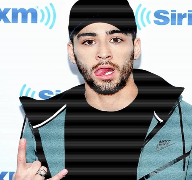 — Odată cu sfârşitul jocului, telefonul şi-l blochează în mod instinctiv, lăsându-l astfel peste - 07 Mistletoe could pull us closer