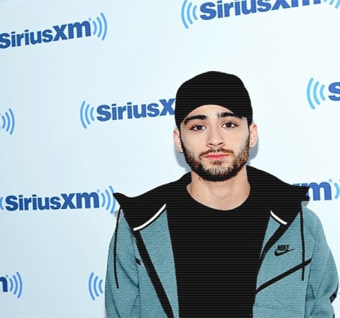 — Fără a se obosi să o mai aranjeze. „Îmi aştept premiul, în orice caz.” Decide să intervină - 07 Mistletoe could pull us closer