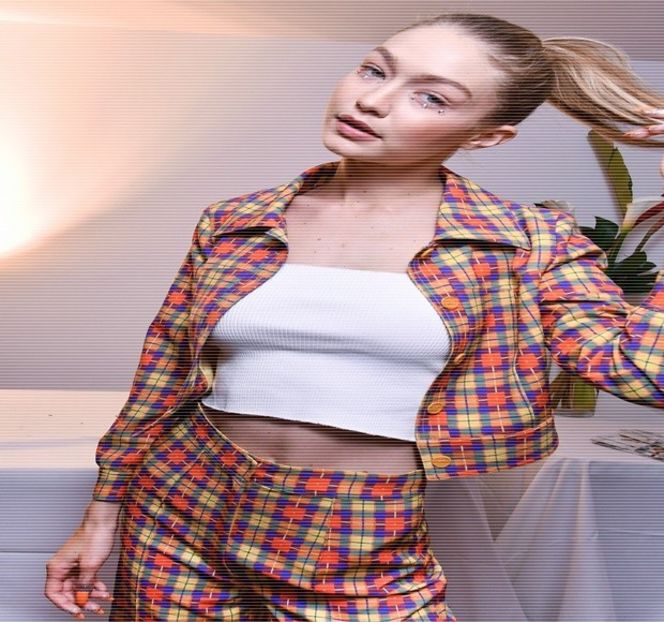 ━Buza inferioară îi revină prinsă cu ajutorul danturii. „Păi..” îşi iniţiază ea vorbele, abia după - 07 Mistletoe could pull us closer