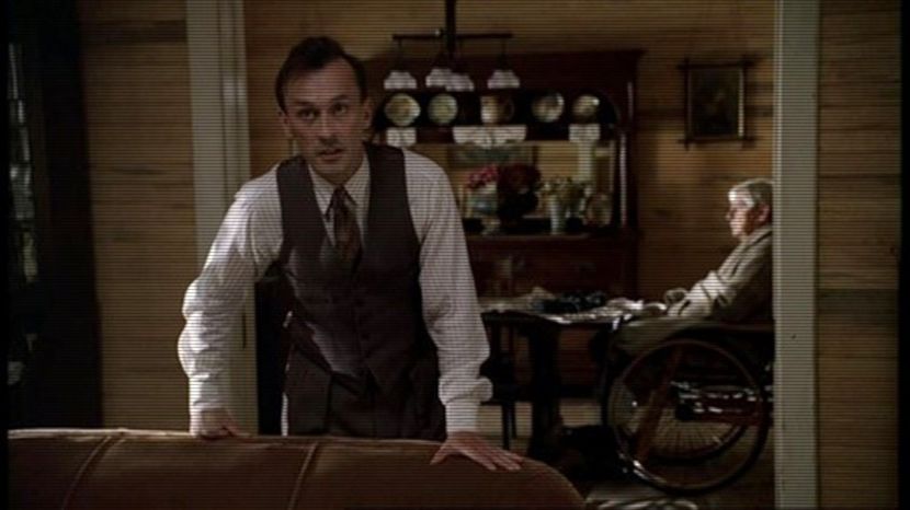 - *asculta muzică mândru, privind știrile, strigă apoi pe hol* Tyleeeeeer. - xo - Episode 07