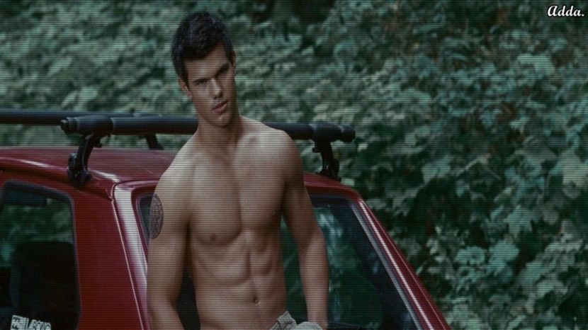 - *vine cu un prosop în jurul taliei* Da, tată, ce este? - xo - Episode 07