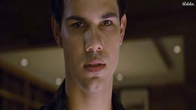 - *îi scrie lui Alex* Trebuie să ne vedem, unde ești? - xo - Episode 07