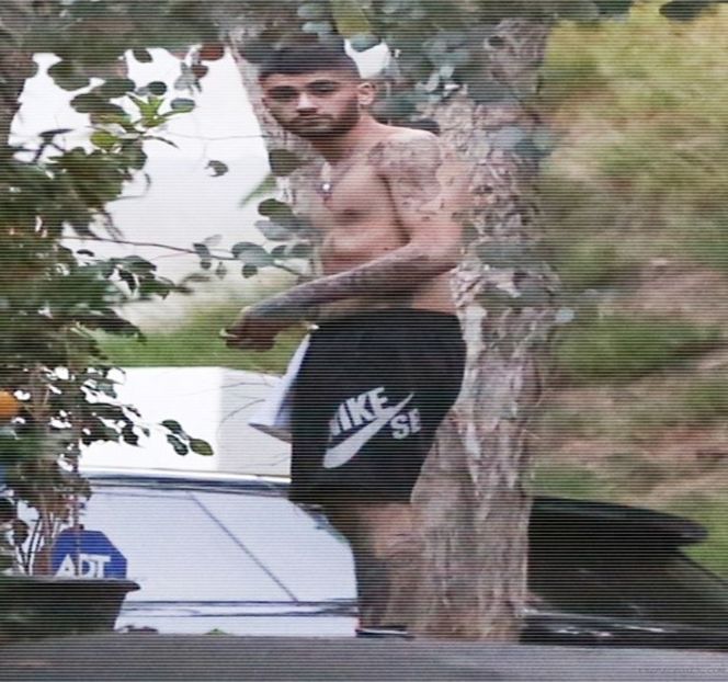 — Cu toate că îniţial şi-ar fi dorit să o scutească de privirile sale, intenţia respectivă îi - 08 Made me let down my guard!