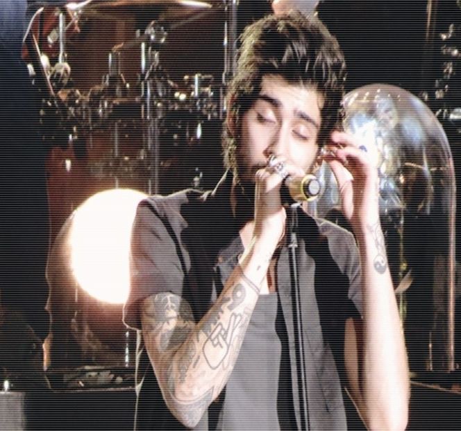 — Între degetele unei palme. Simpla aducere în discuţie a lui Gigi, din nou, şi tot de aceeaşi - 08 Made me let down my guard!