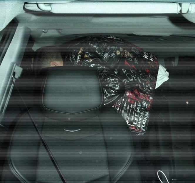 — Uriaşule.” Sfârşeşte conversaţia amândurora prin respectivele cuvinte, cuvinte care îi impun - 08 Made me let down my guard!