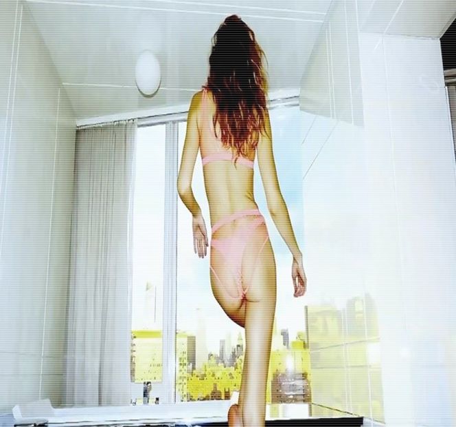 ━ Repetitiv al soneriei se face auzit, fapt pentru care, fără doar şi poate, tresare instinctiv, - 08 Made me let down my guard!