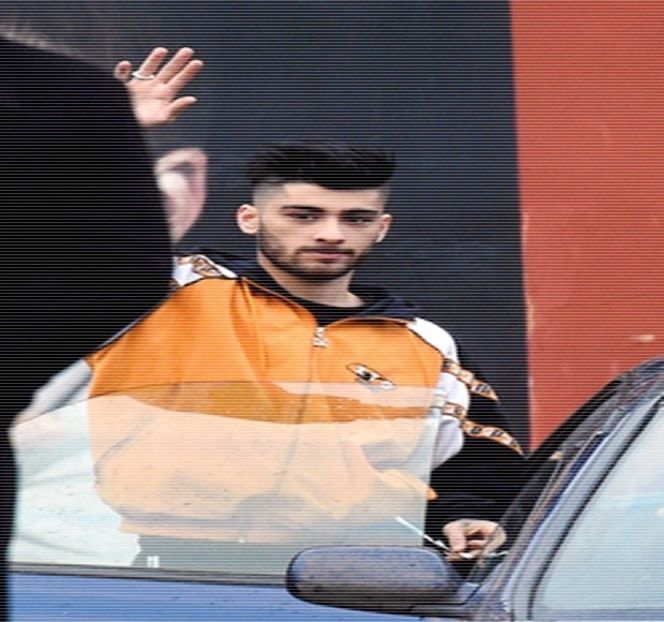 — I-se una de cealaltă. „O să se supere.” Din nou, fără a conștientiza ideile propuse ca - 08 Made me let down my guard!