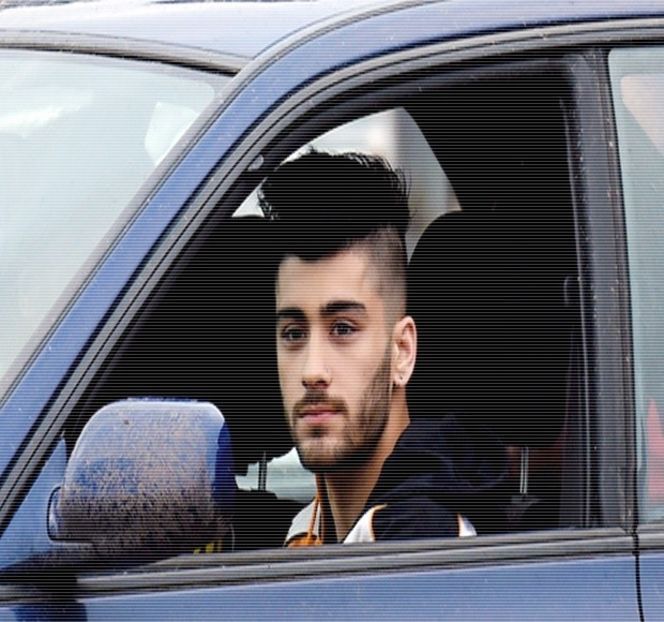 — -Rea nasturilor cămășii îi provoacă prinderea buzei inferioare prin intermediul danturii, - 08 Made me let down my guard!