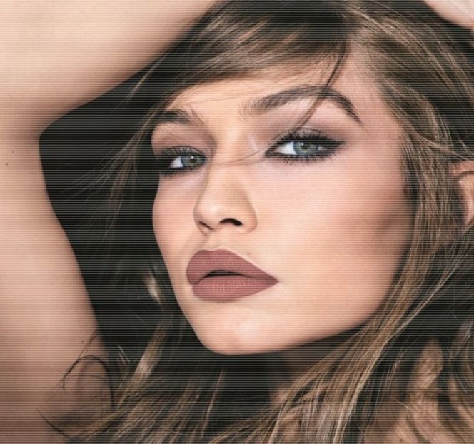 — acestuia, printr-o simplă aplecare, ajunge să își proptească palmele de-o parte și de alta a - 08 Made me let down my guard!