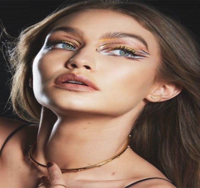 ━ Pătura aflată pe pat. Rămâne astfel nemişcată până ce ochii îi urcă, moment în care - 08 Made me let down my guard!