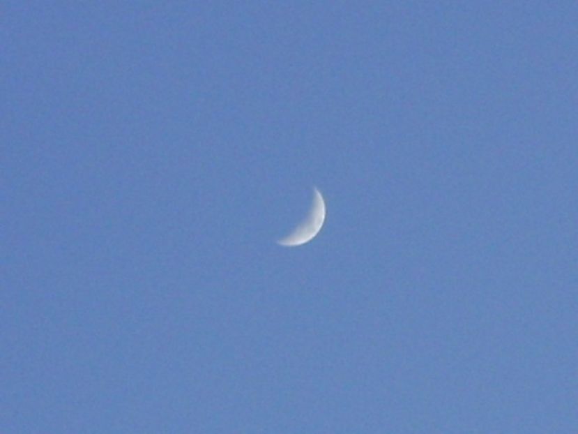 Luna in crestere in Taur - Luna - Soarele si norii - 2