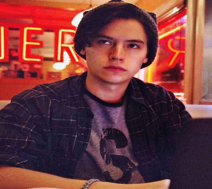 『crawlingb2me』got ⚘ Jughead Jones ⚘ - 01 Mes chartreuses sapphires