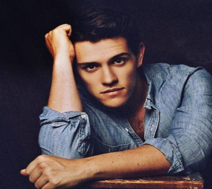 『modernfamilyf』got ⚘ Kevin Keller ⚘ - 01 Mes chartreuses sapphires