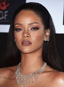 781cb46c5b0cdb38646d931729caa06b - Rihanna