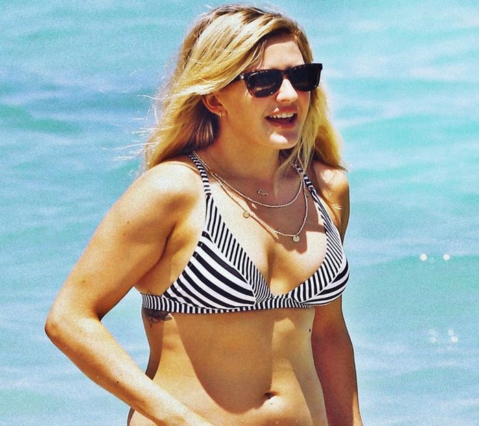 【modernfamilyf】- ⚘ Ellie Goulding ⚘ - 02 Horizont makes love to the sea