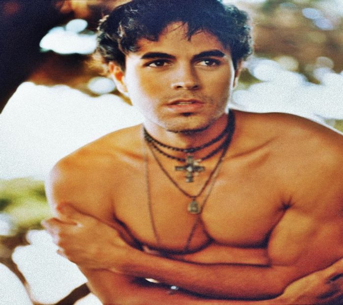 【bubblegumu】- ⚘ Enrique Iglesias ⚘ - 02 Horizont makes love to the sea