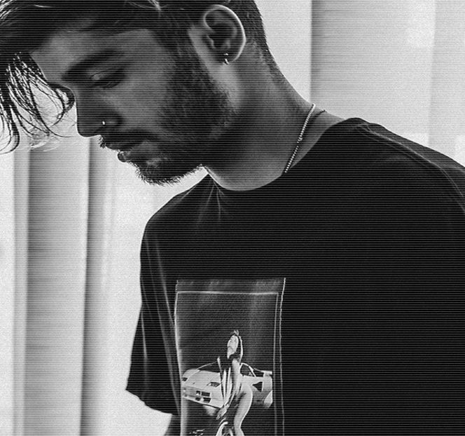 — Preţ de câteva clipe priveşte în sus, spre chipul acesteia. Înaintea rostirii oricărei idei, - 09 Distractin my thought of you